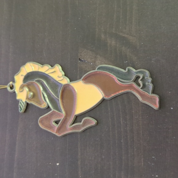 Vintage 70's 80's metal and resin suncatcher unicorn Brown creme - Picture 1 of 2